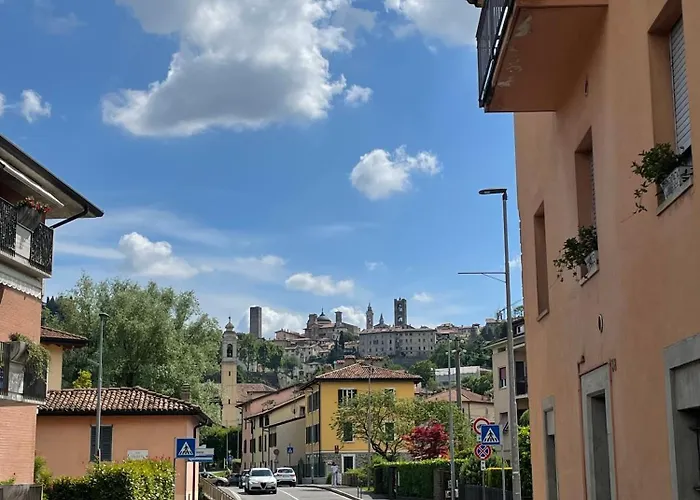 Semesterbostad Michela's House Bergamo